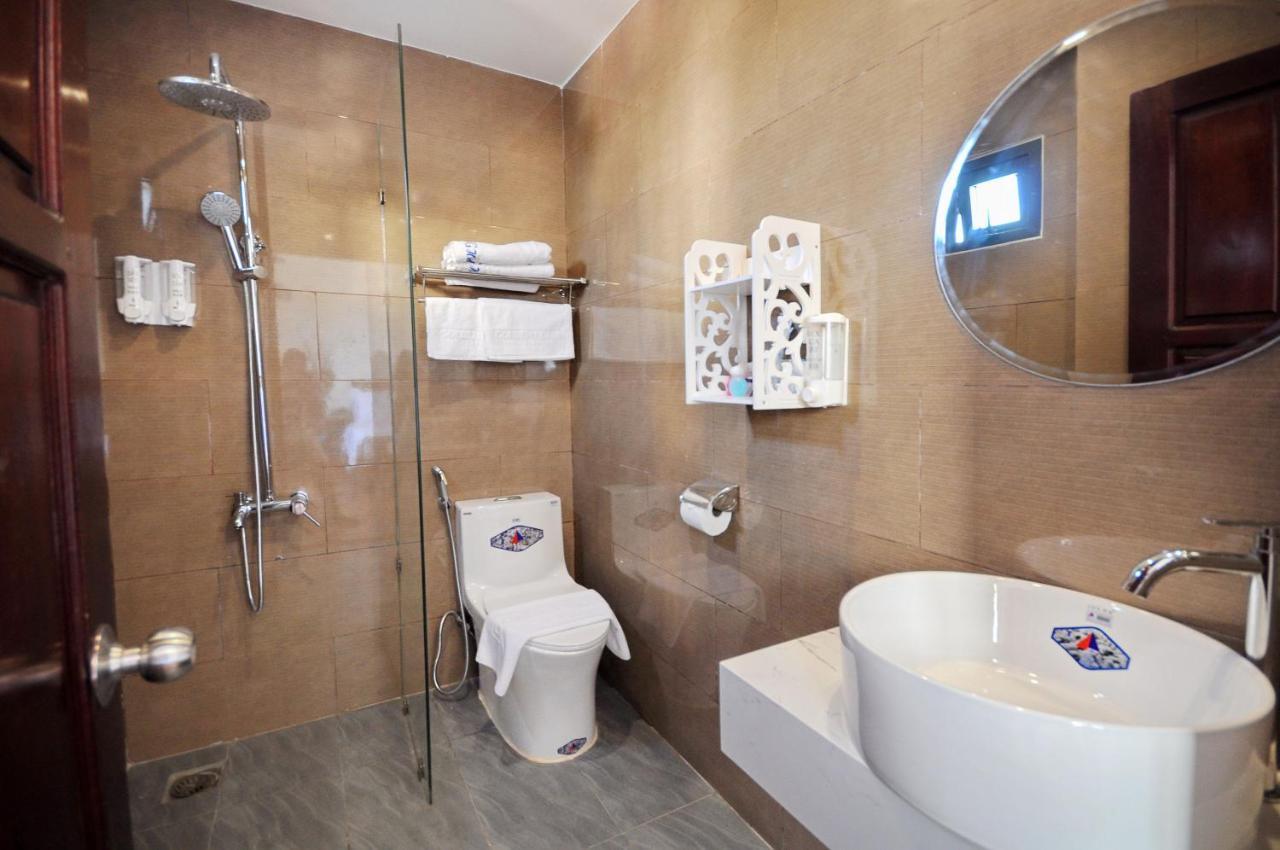 Golden Lotus Hotel Нячанг Экстерьер фото