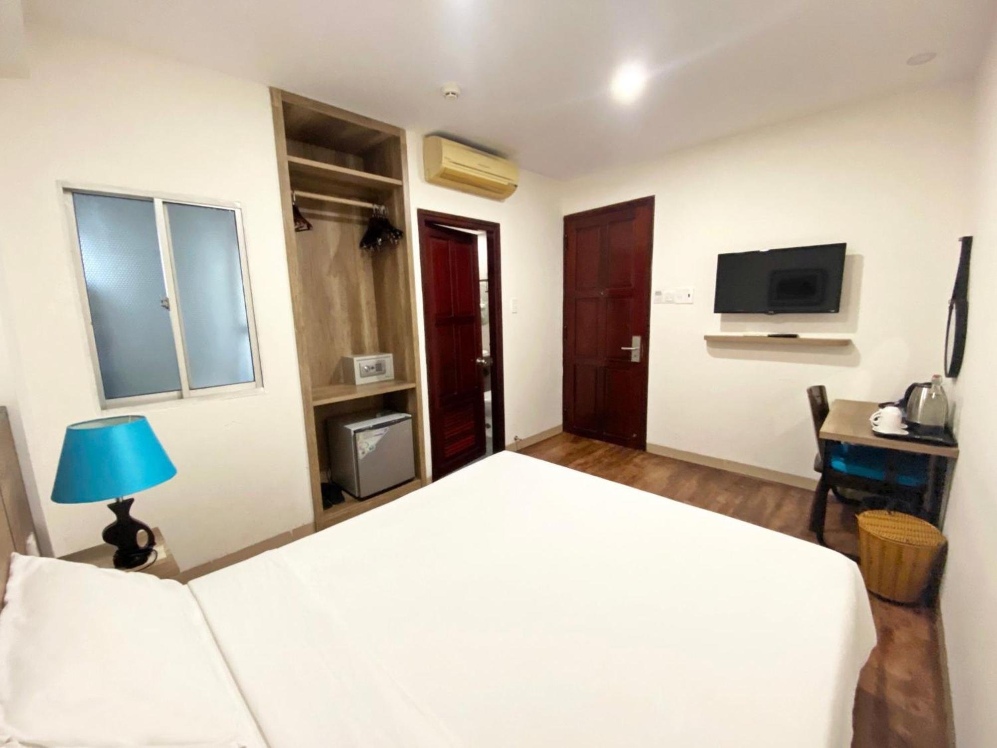 Golden Lotus Hotel Нячанг Экстерьер фото