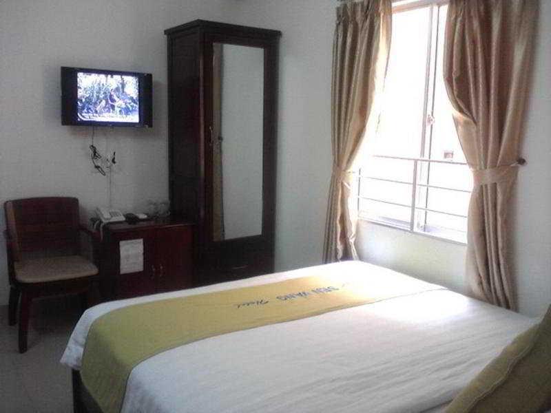Golden Lotus Hotel Нячанг Экстерьер фото