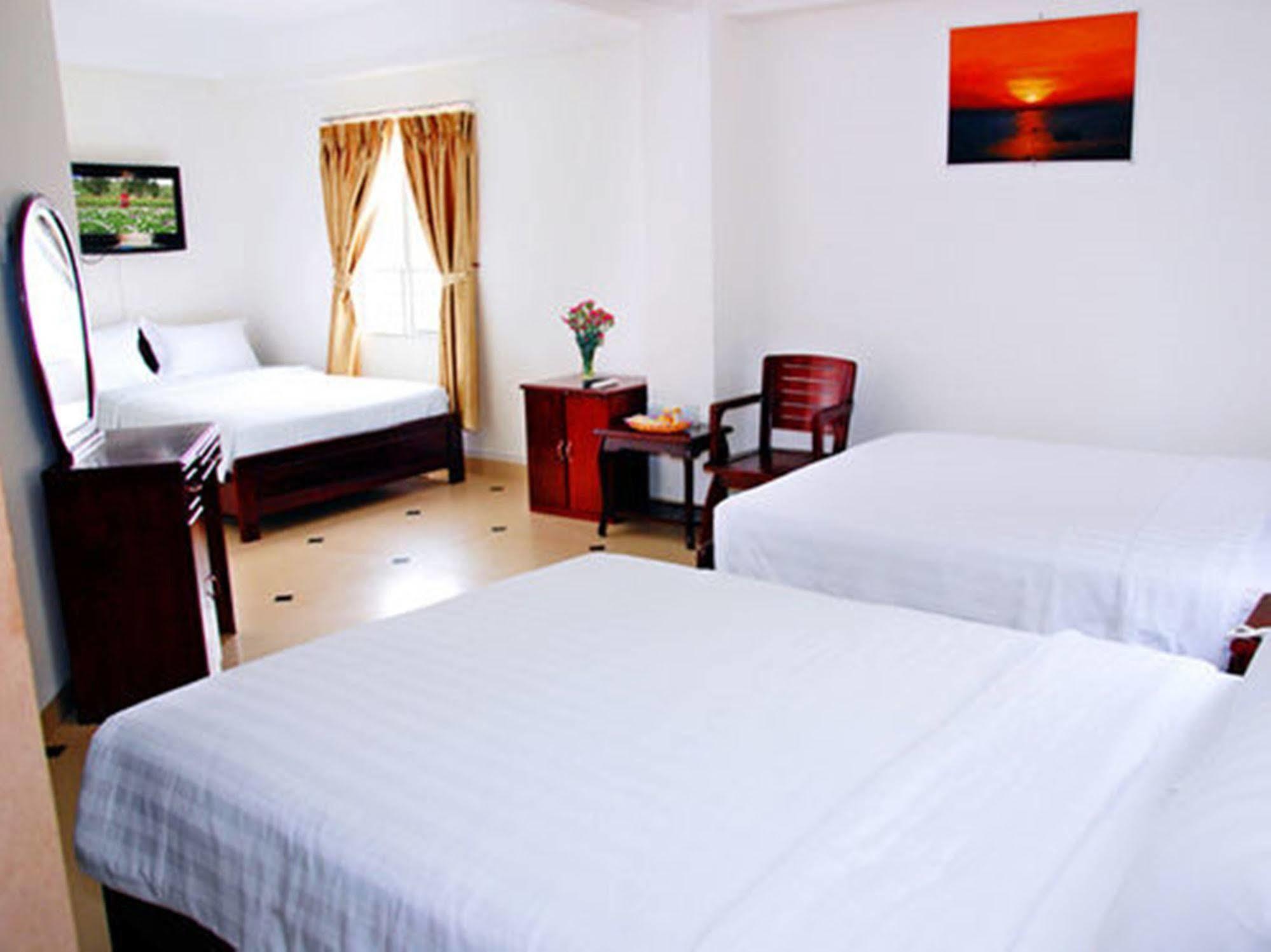 Golden Lotus Hotel Нячанг Экстерьер фото