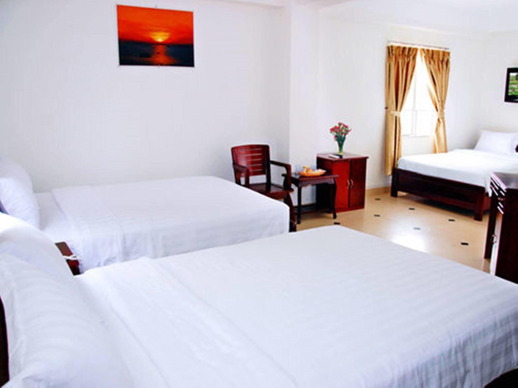 Golden Lotus Hotel Нячанг Экстерьер фото